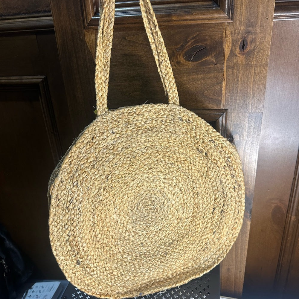 Stylish Tan Straw Tote with Yellow Tassel