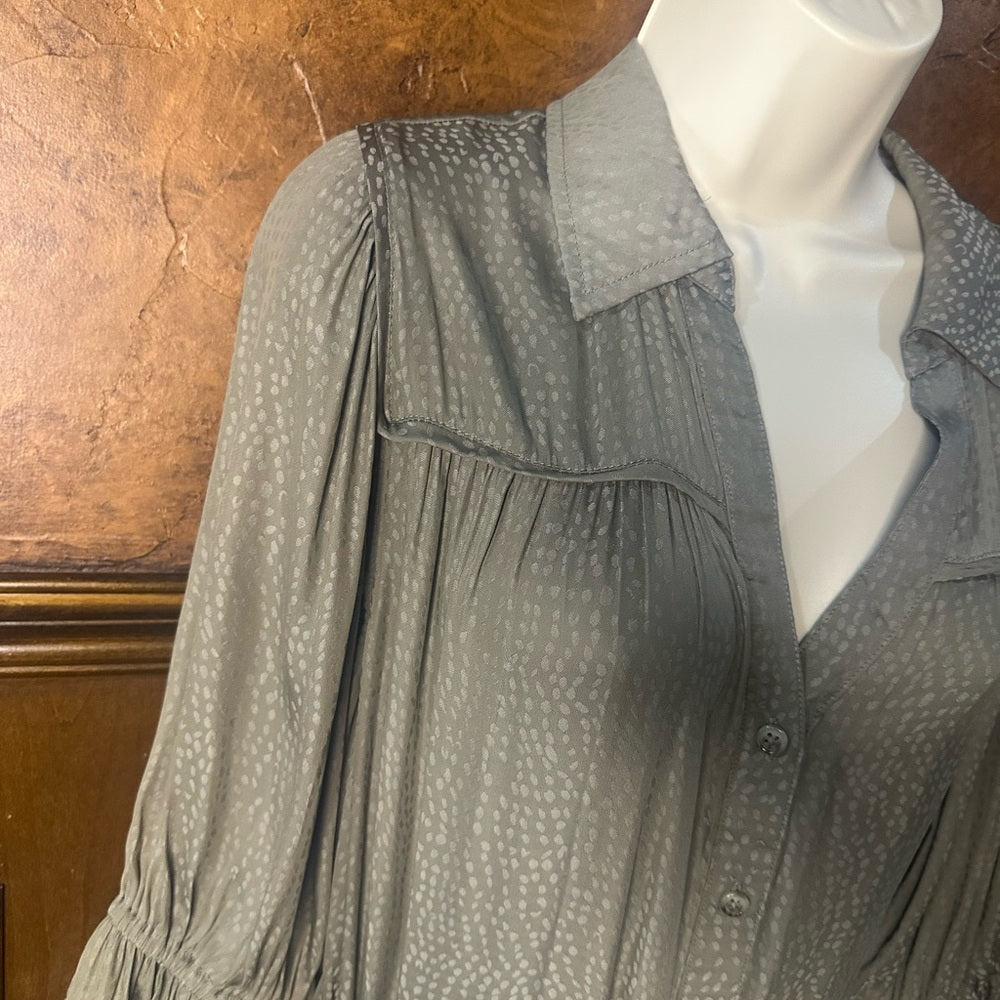 NWT SIZE 1X Democracy Gray Long Sleeve Dress