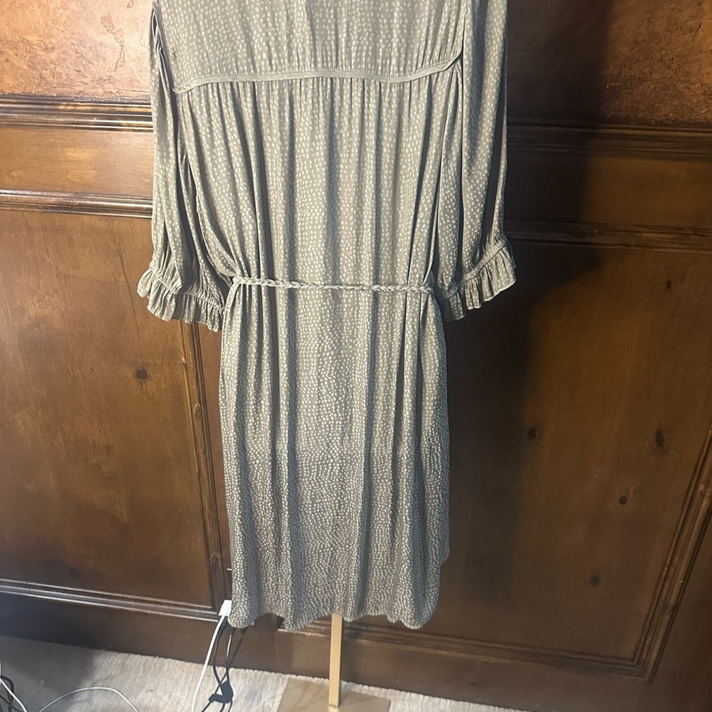 NWT SIZE 1X Democracy Gray Long Sleeve Dress