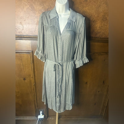 NWT SIZE 1X Democracy Gray Long Sleeve Dress