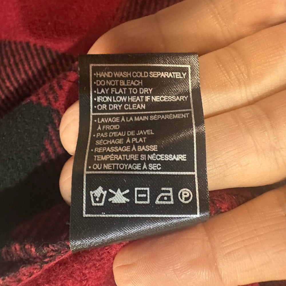 NWT SIZE S WILL FIT A M BB Dakota Checkered Red and Black Utility Jacket