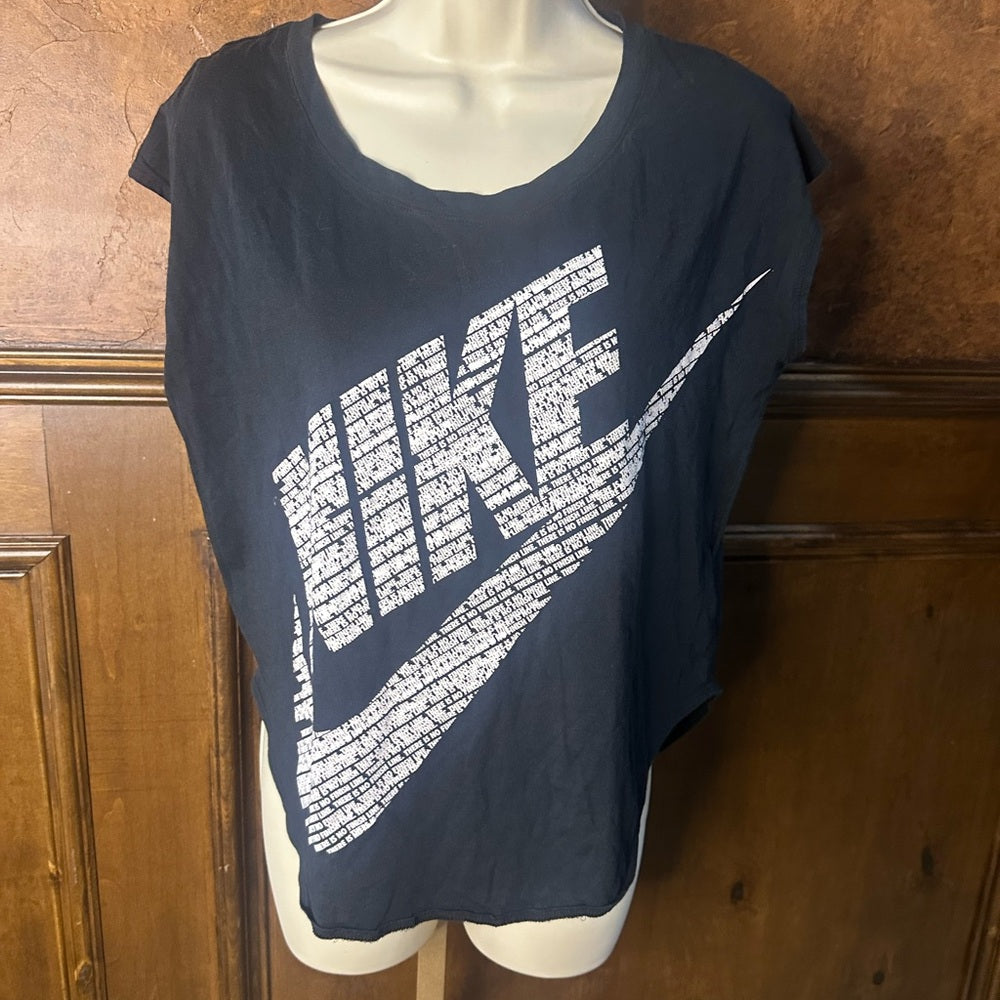 SIZE XS Nike Women's Short Sleeve Black Tee with White Logo