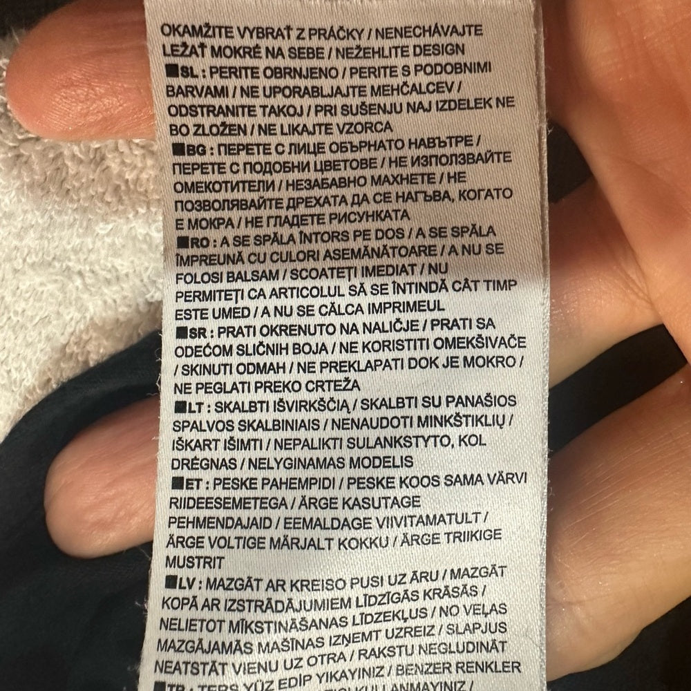 SIZE XS Nike Women's Short Sleeve Black Tee with White Logo