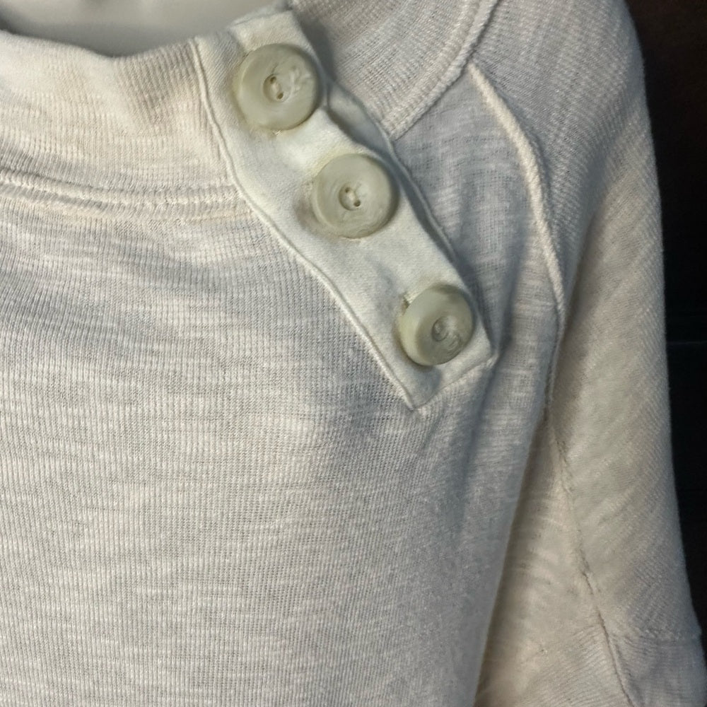 SIZE XS WILL FIT UP TO A L We The Free Cream Crew Neck Sweater