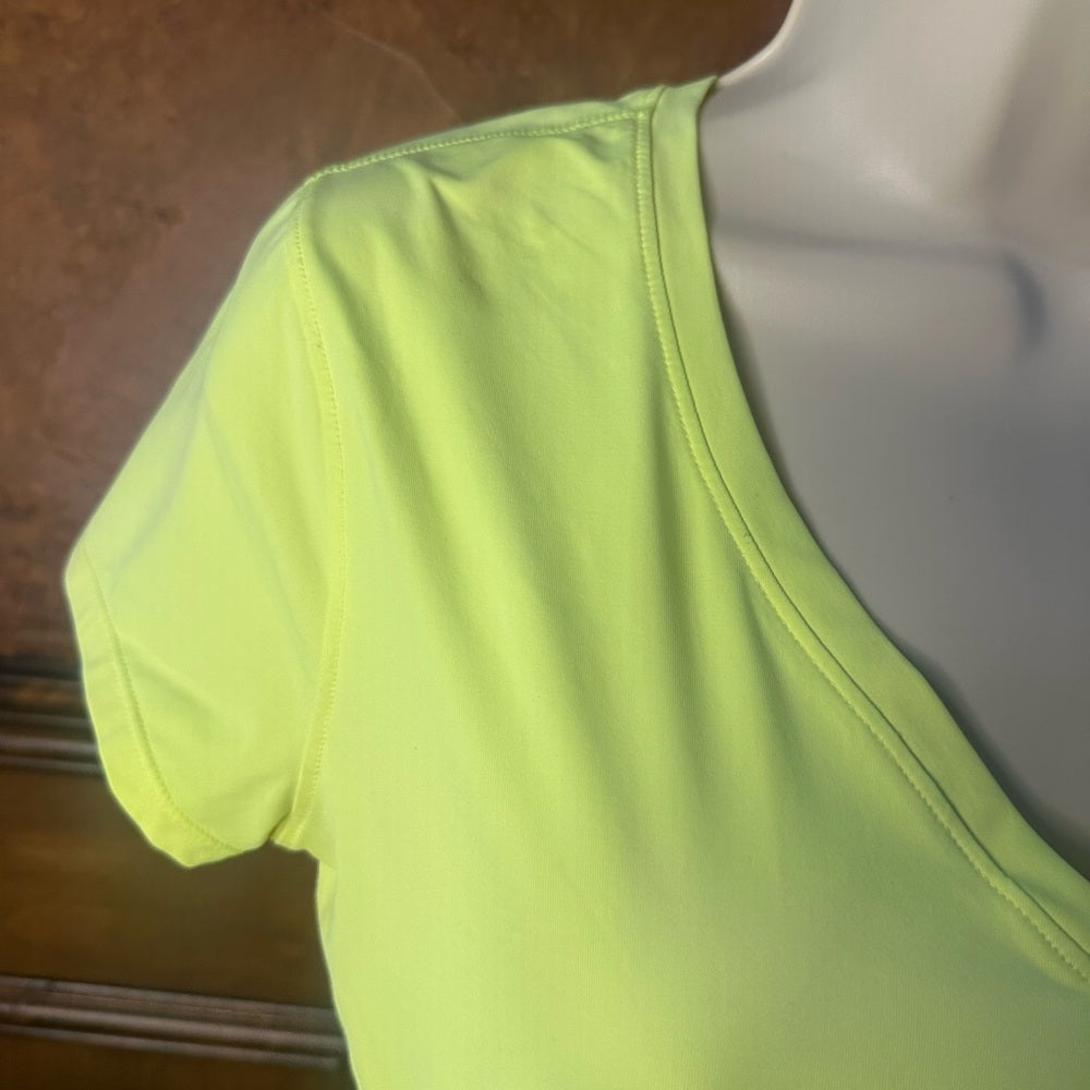 SIZE S/P Under Armour Women's Neon Yellow V-Neck Tee