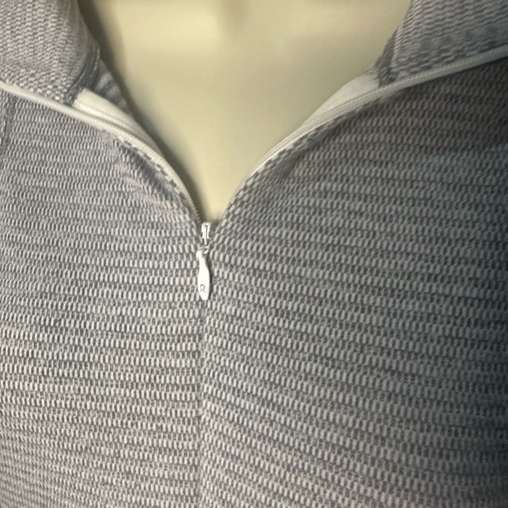 PRE-OWNED SIZE 4-6? Lululemon Athletica Light Gray Half-Zip Hoodie