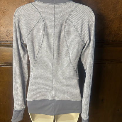 PRE-OWNED SIZE 4-6? Lululemon Athletica Light Gray Half-Zip Hoodie