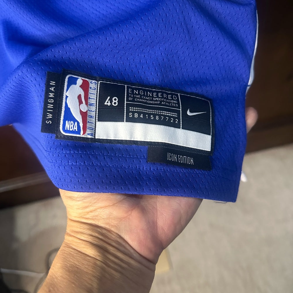 NWT SIZE L UNI-SEX Nike Golden State Warriors Blue Jersey