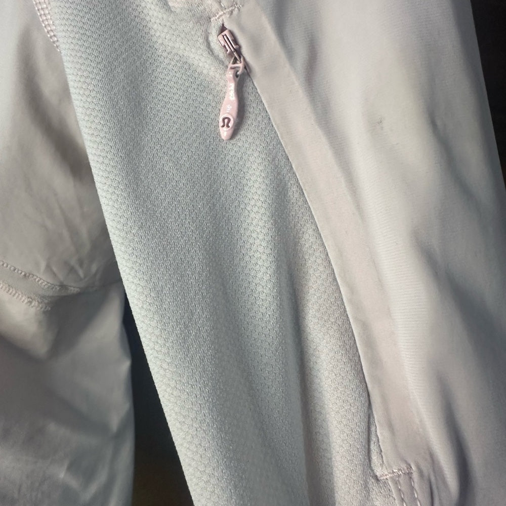 SIZE 8 Lululemon Athletica Soft Pink Long Sleeve Tee