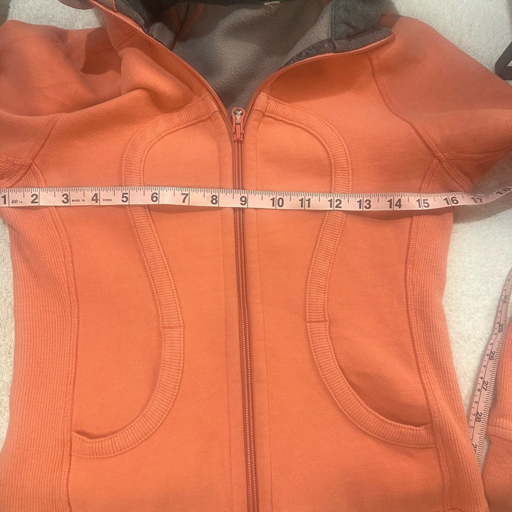 SIZE XS/S small spot on back lululemon athletica Vibrant Orange Hooded Jacket