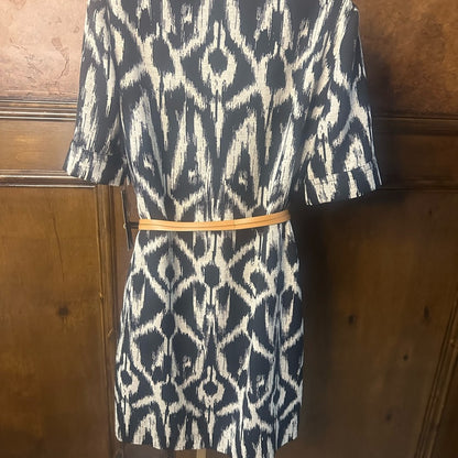 NWT SIZE 6 Tahari Black and White Patterned Dress with Tan Belt