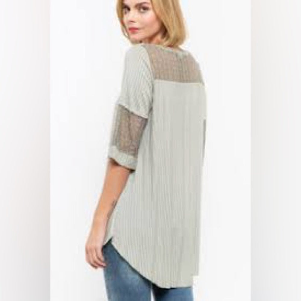 NWOT SIZE L POL Light Gray Lace Sleeve Tunic