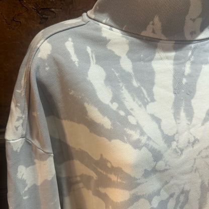 NWT SIZE L 525 America Tie-Dye Turtleneck Sweatshirt