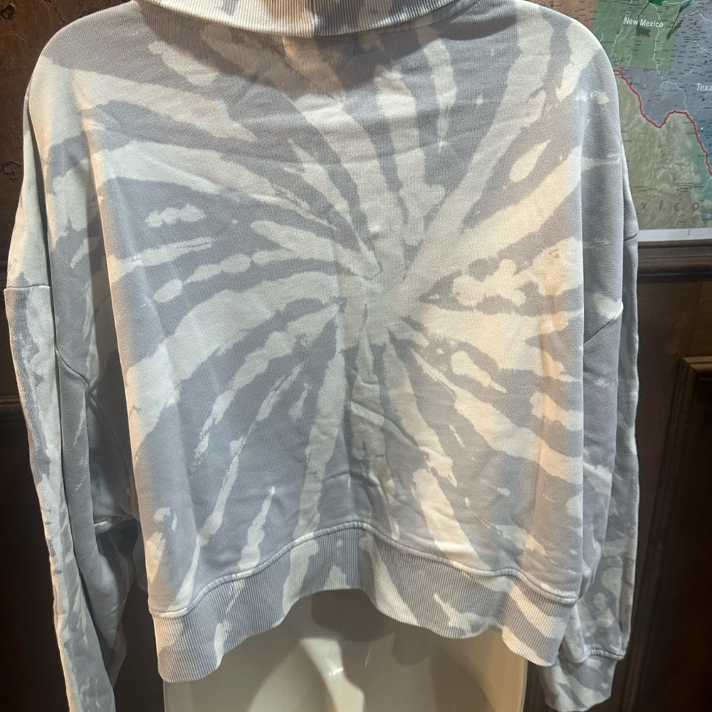 NWT SIZE L 525 America Tie-Dye Turtleneck Sweatshirt