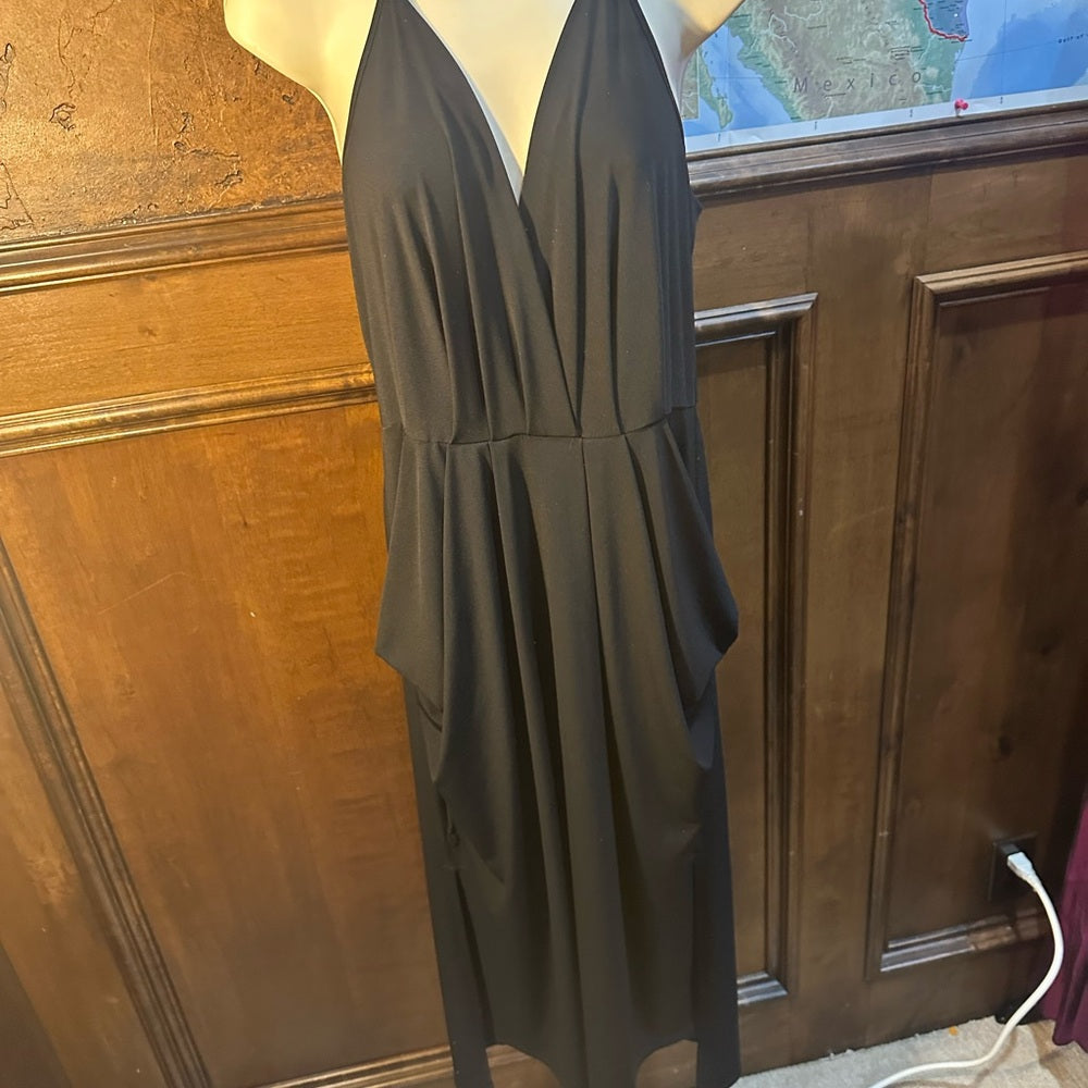 NWOT SIZE L BCBGeneration Elegant Black Midi Dress