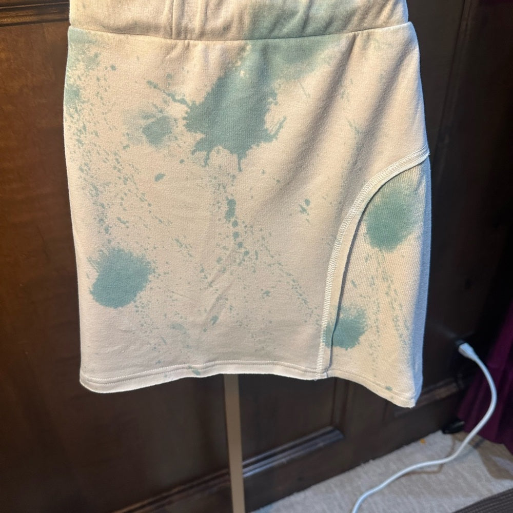 NWOT SIZE L POL Light Blue and White Pencil Skirt