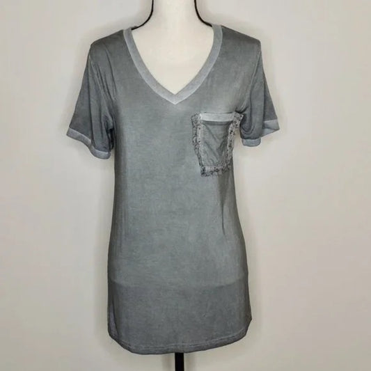 NWOT SIZE M POL Gray V-Neck Short Sleeve Tee