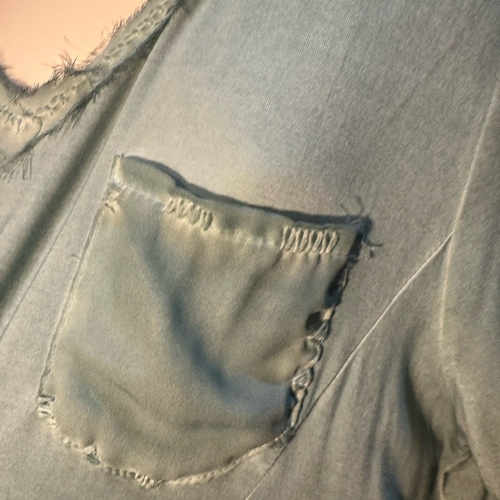 NWOT SIZE M POL Gray V-Neck Short Sleeve Tee