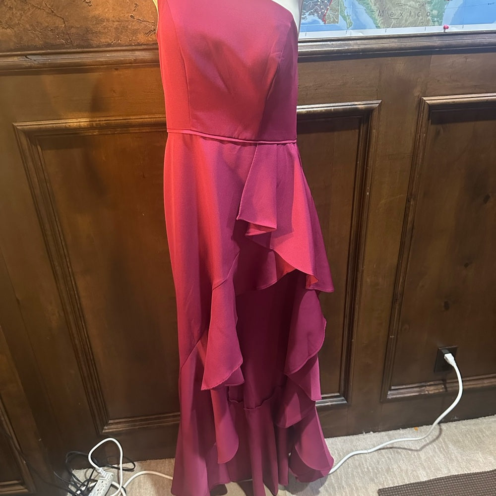 NWT SIZE 0 Chic One-Shoulder Burgundy Gown