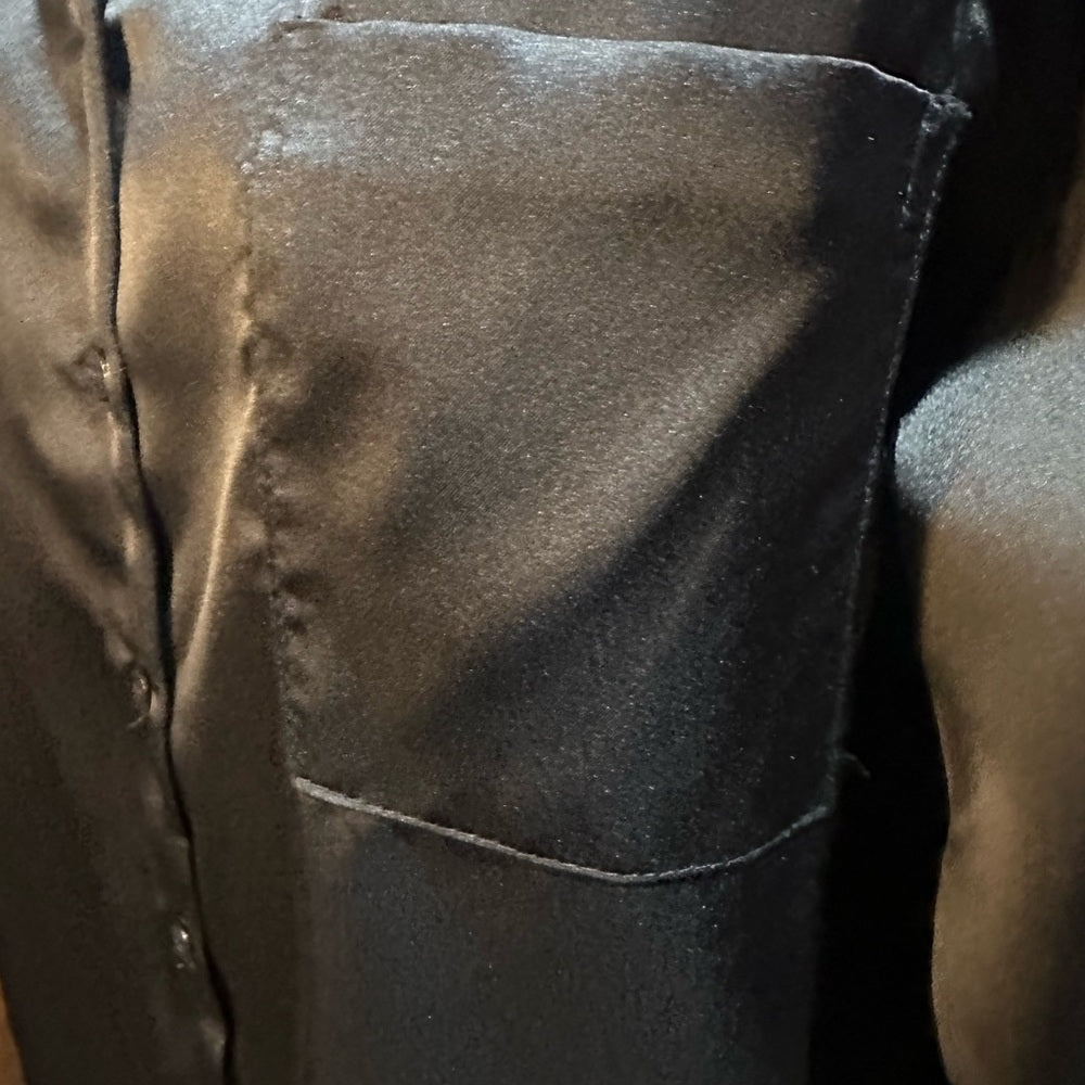 NWT SIZE XS LBLC the label Black Button Down Shirt