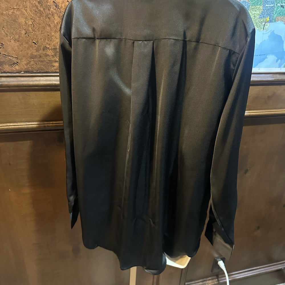 NWT SIZE XS LBLC the label Black Button Down Shirt