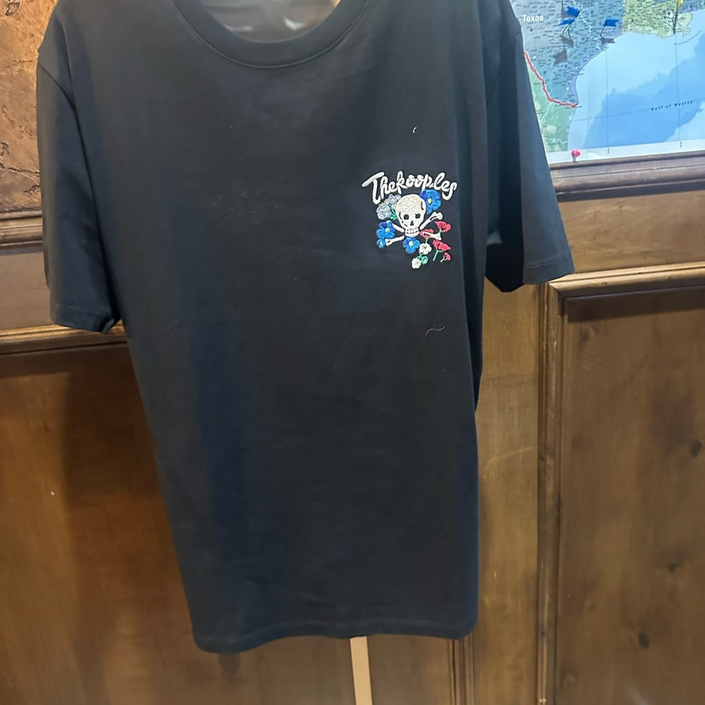 NWT SIZE M Disney Men's Black Tee with Mickey Mouse Design