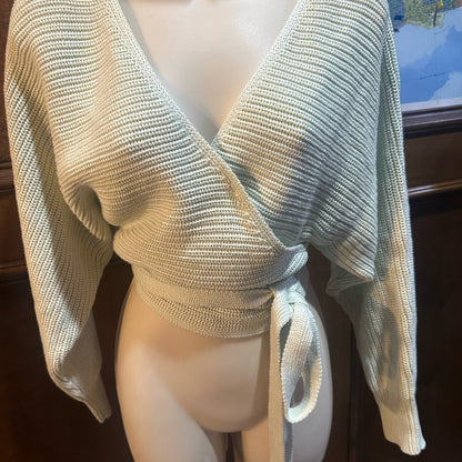 NWT size m 525 America White V-Neck Tie Sweater