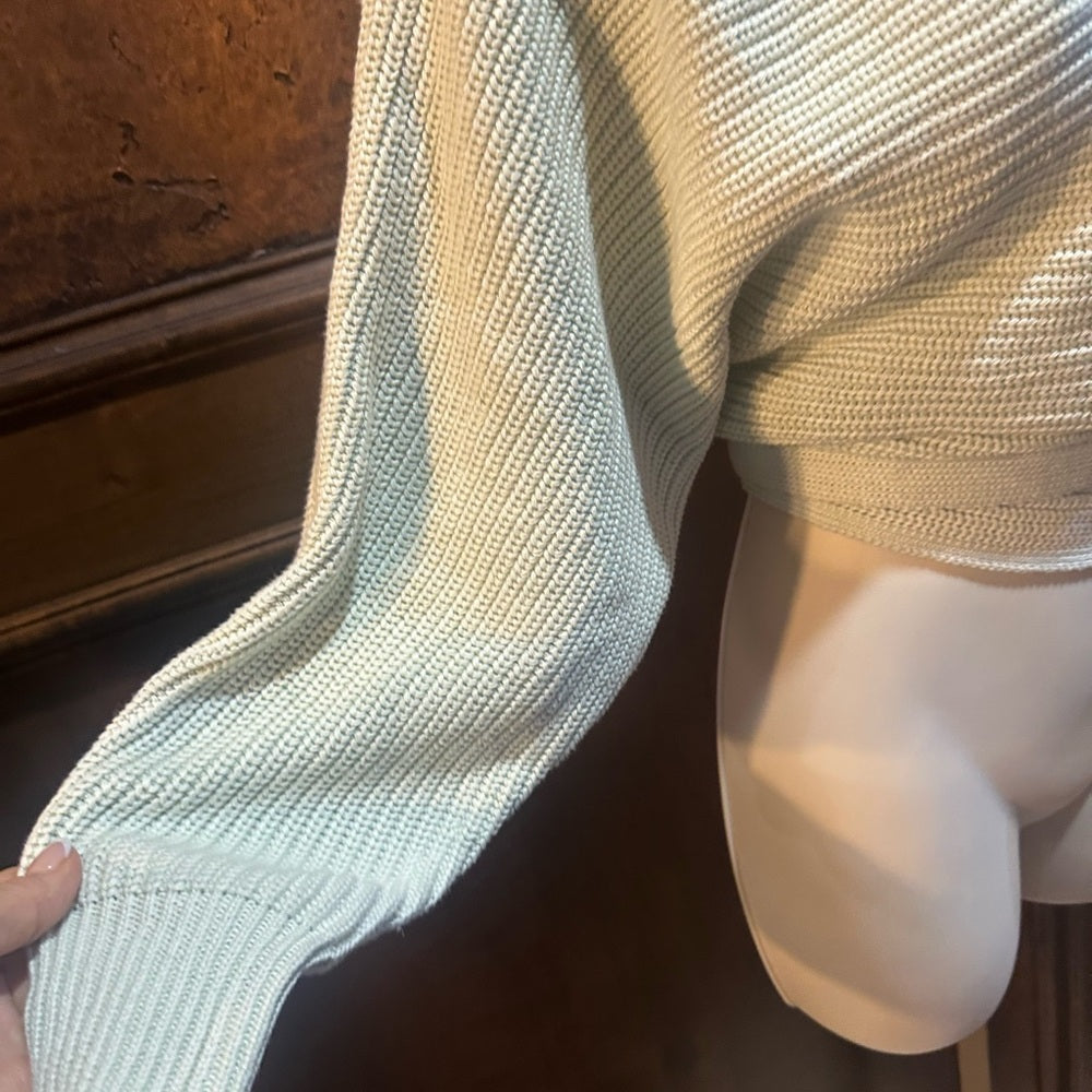 NWT size m 525 America White V-Neck Tie Sweater