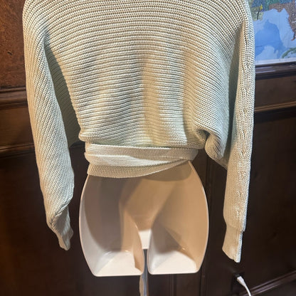 NWT size m 525 America White V-Neck Tie Sweater