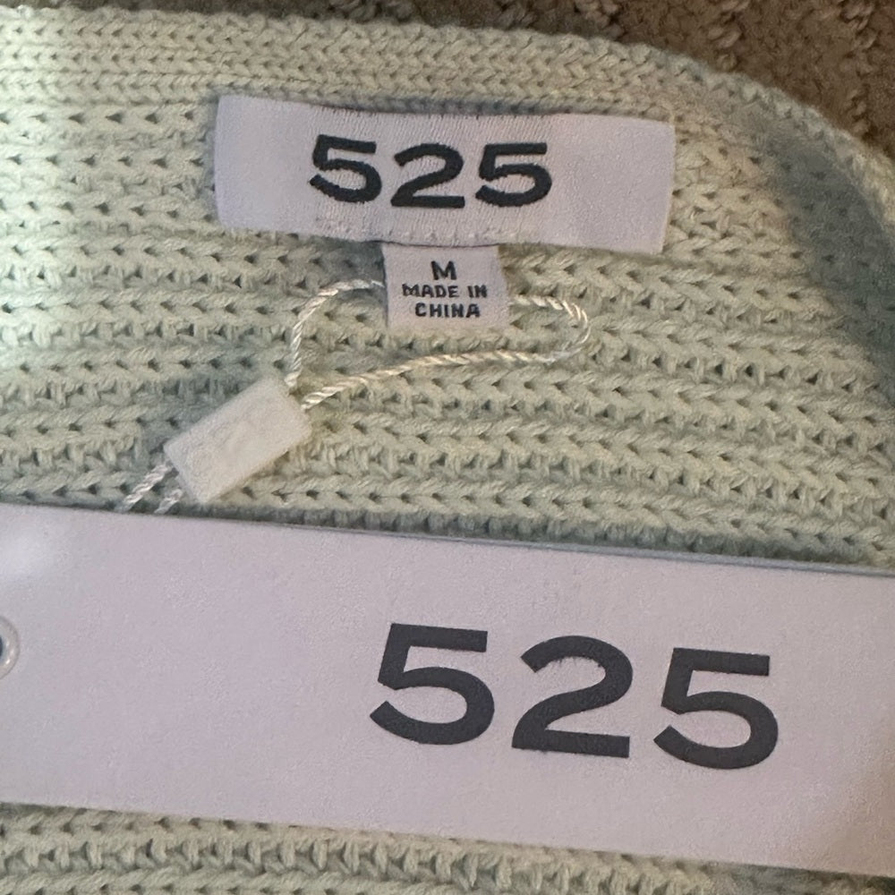 NWT size m 525 America White V-Neck Tie Sweater