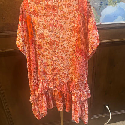 NWT SIZE S/M will fit up to an XL Umgee Pink Floral Kimono