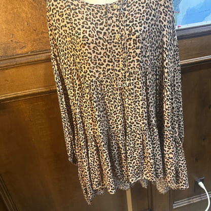 NWT SIZE L Easel Leopard Print Tunic in Tan