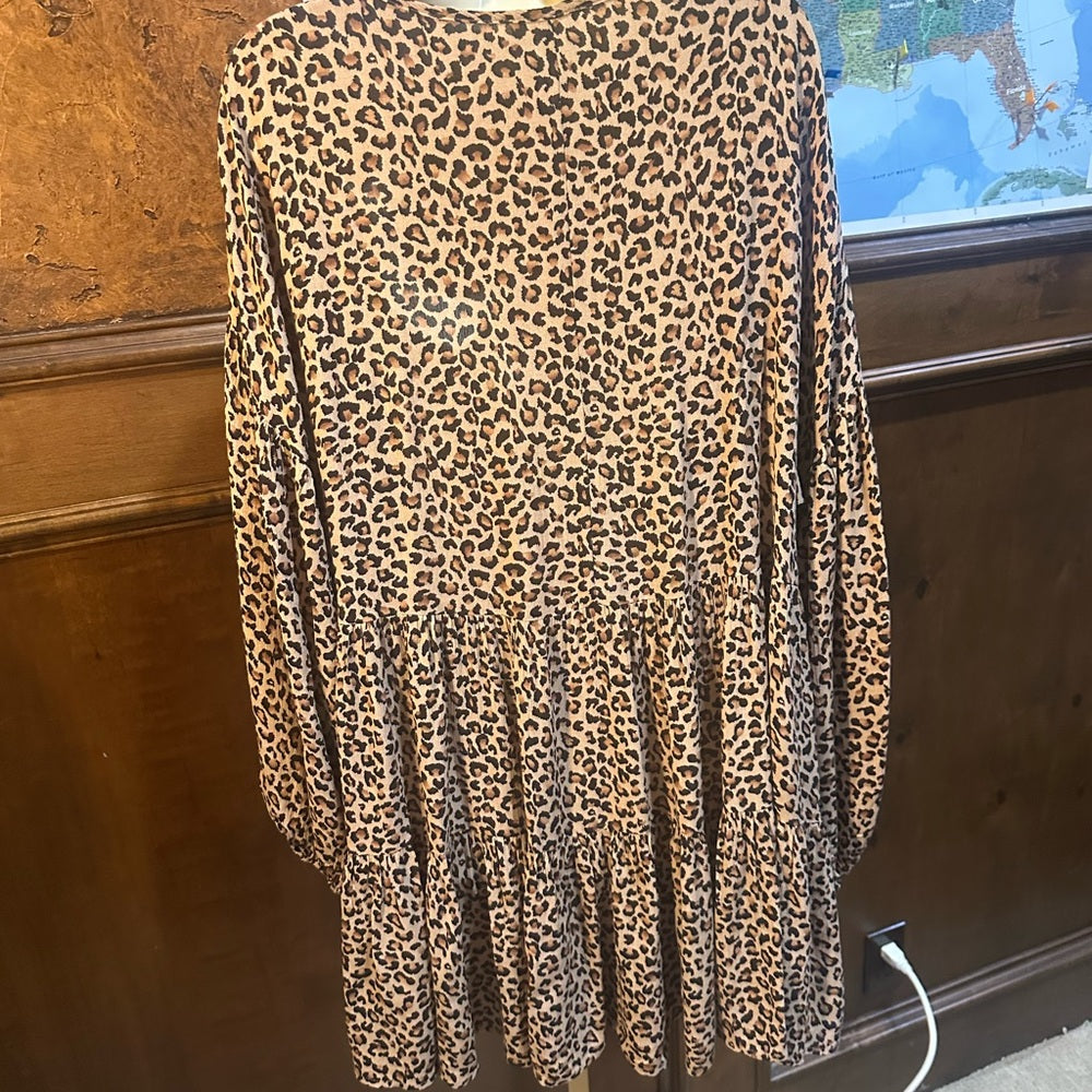 NWT SIZE L Easel Leopard Print Tunic in Tan