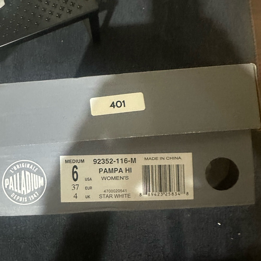 401.402.403.404 NEW SIZE 6/7 Palladium women’s Off-White Lace-Up Boots