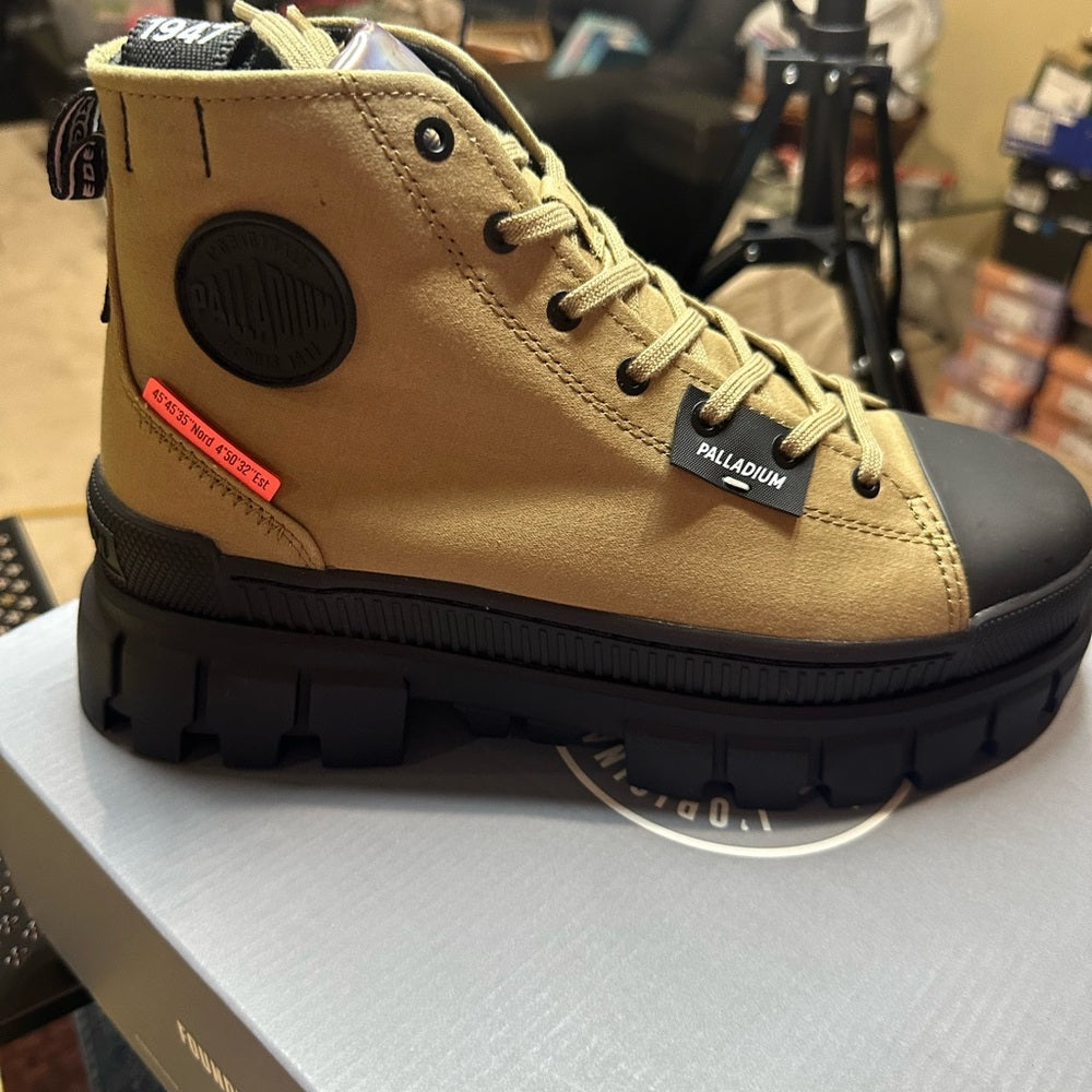 418.NEW SIZE 9 Palladium Tan and Black Ankle Boots Stylish Durable Footwear