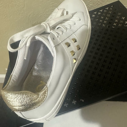 400. NEW SIZE 40/9-9.5 Elegant White Women's Sneakers with Stud Accents