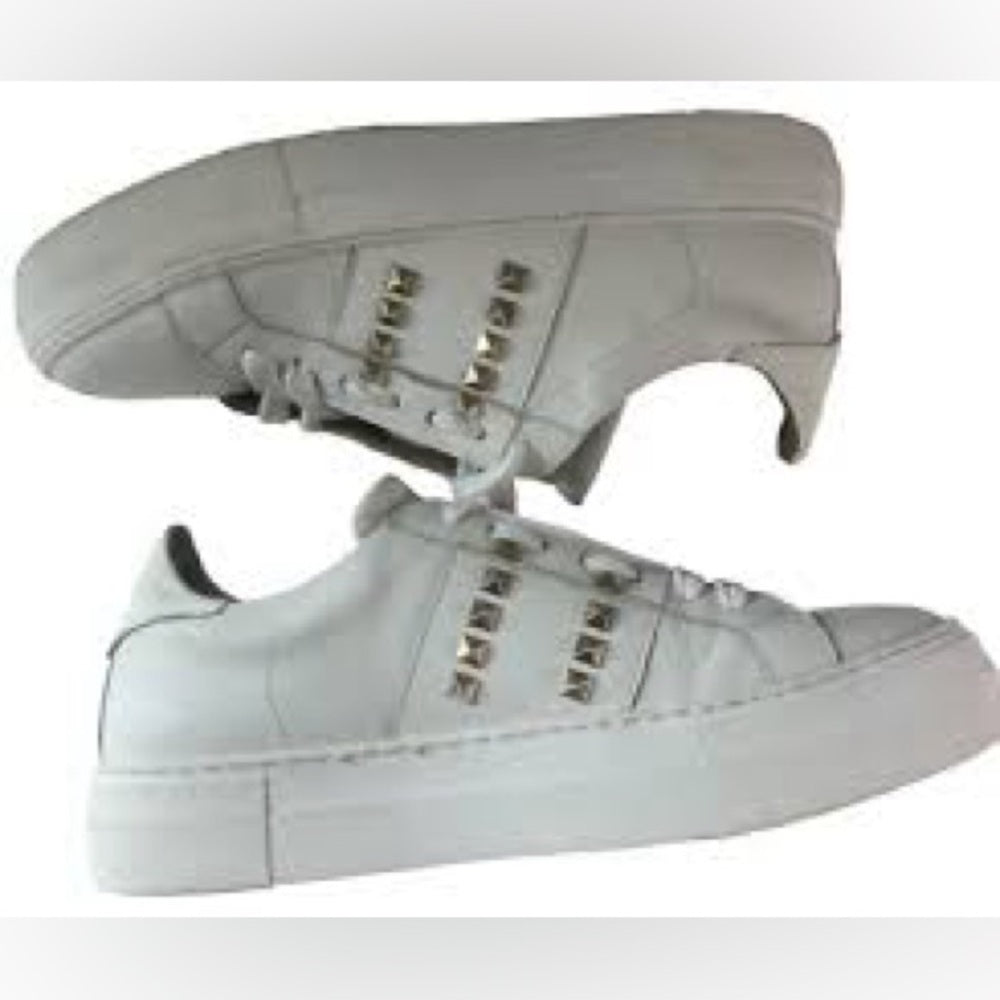 400. NEW SIZE 40/9-9.5 Elegant White Women's Sneakers with Stud Accents