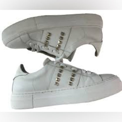 400. NEW SIZE 40/9-9.5 Elegant White Women's Sneakers with Stud Accents