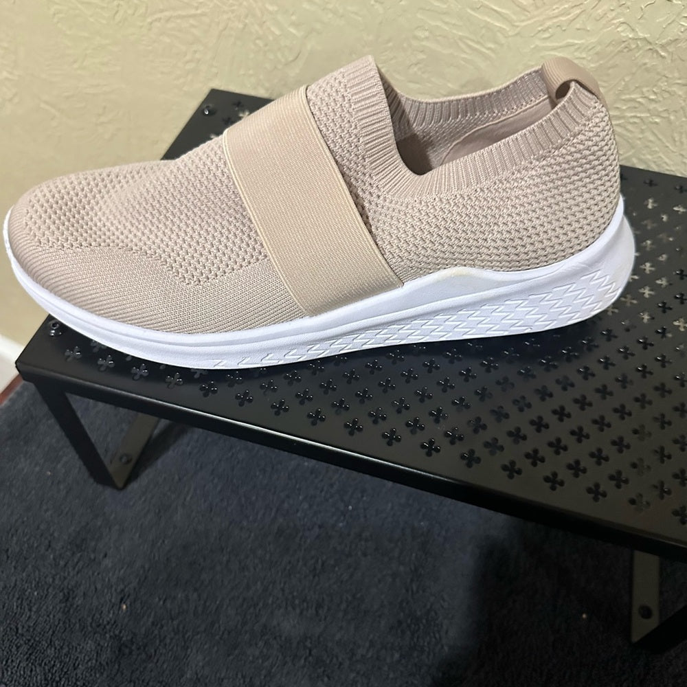 426. NEW SIZE 9 J/SLIDES Light Tan Knit Slip-On Sneakers