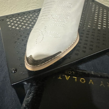 432. NEW SIZE 11 Very Volatile Light Cream Ankle Boots