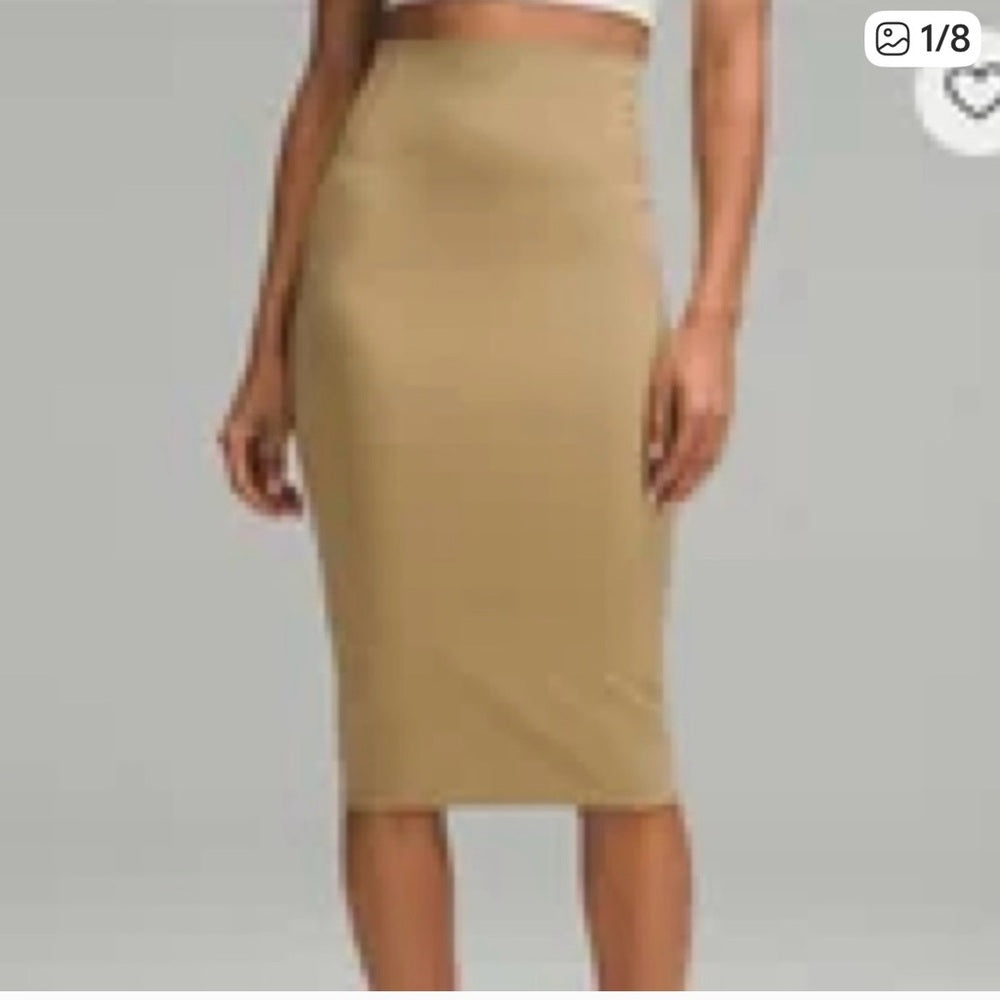 NWT SIZE 2 Lululemon athletica Beige Midi Skirt