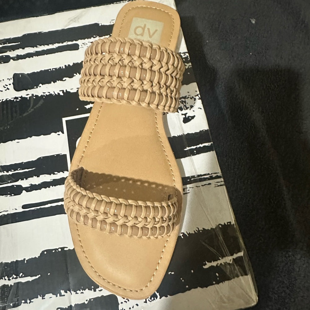 459.460.461. NEW SIZE 6/10 Dolce Vita Tan Woven Sandals