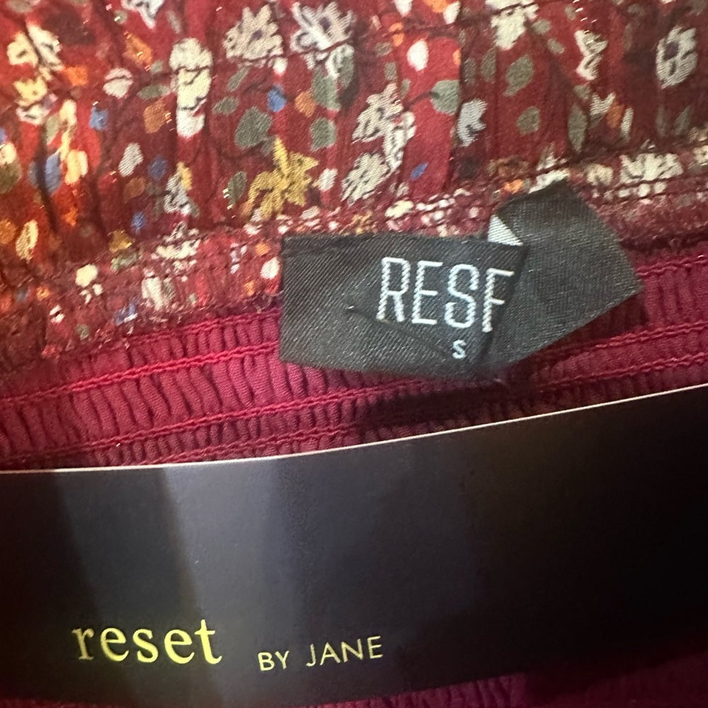 NWT SIZE S Chic Floral Skater Skirt - Maroon