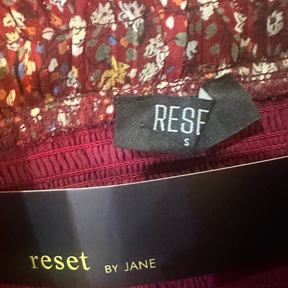 NWT SIZE S Chic Floral Skater Skirt - Maroon