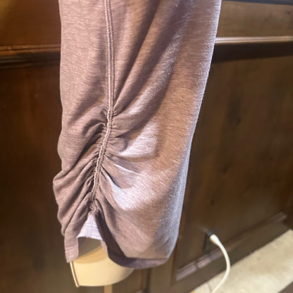 SIZE M/L? Lululemon Athletica Heathered Gray Muscle Tee