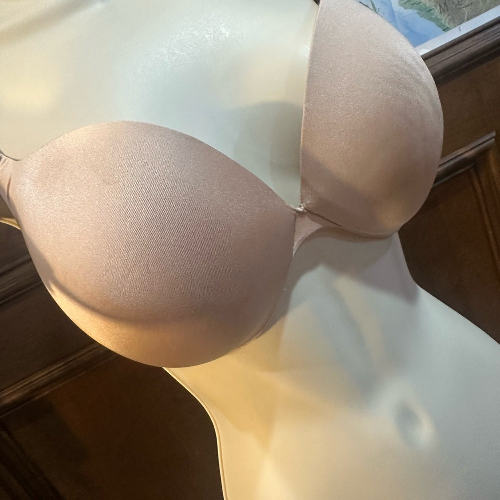 NWT SIZE 36D SKIMS Nude Bra