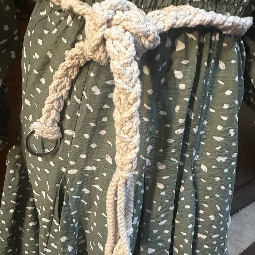 NWOT SIZE XL Chic Green Midi Dress with White Accents