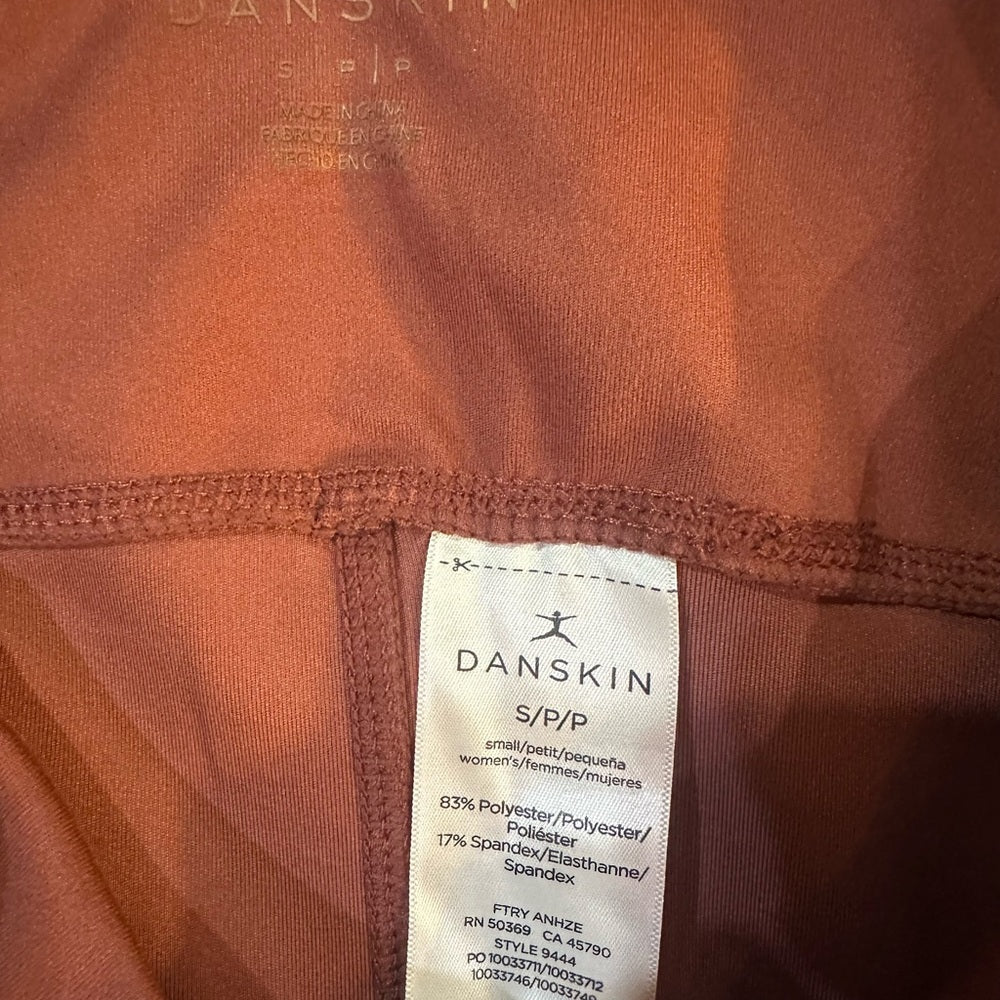 NWT SIZE S/P Danskin Blush Pink Leggings