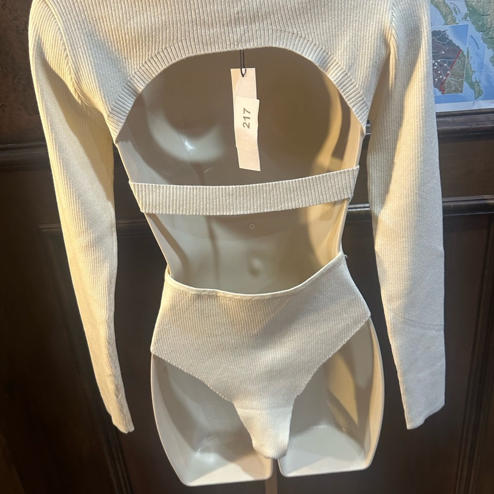 NWT SIZE M LBLC the Label White Long Sleeve Bodysuit