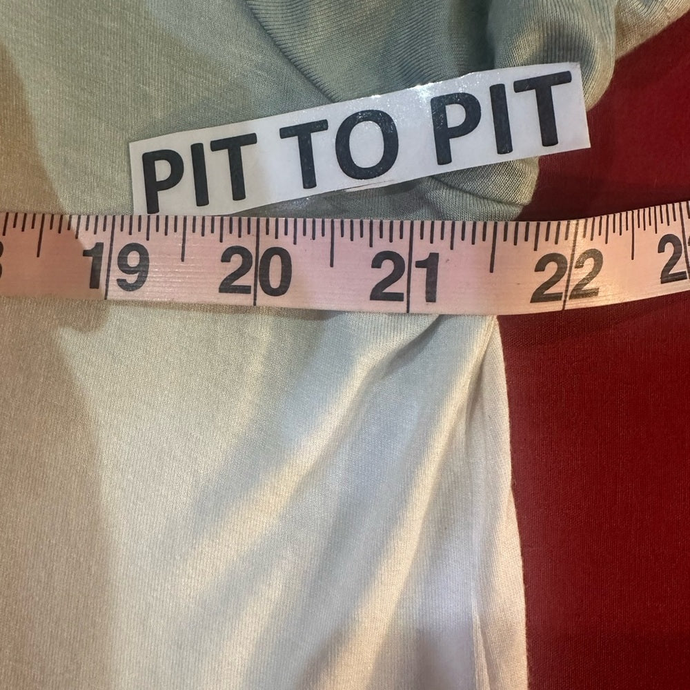 NWOT SIZE S WILL FIT UP TO A L POL Green and White Gradient Short Sleeve Tee